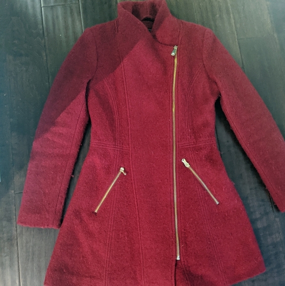 Asymmetrical Red Guess Coat ๐ฏ - Picture 2 of 9